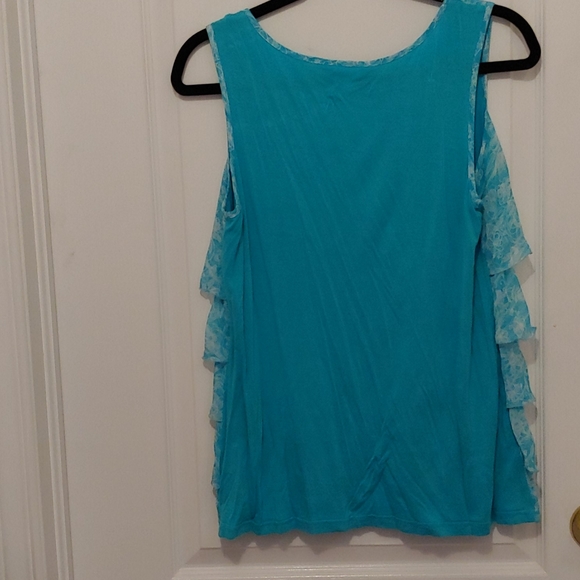Ruffled sleeveless top - Picture 2 of 4